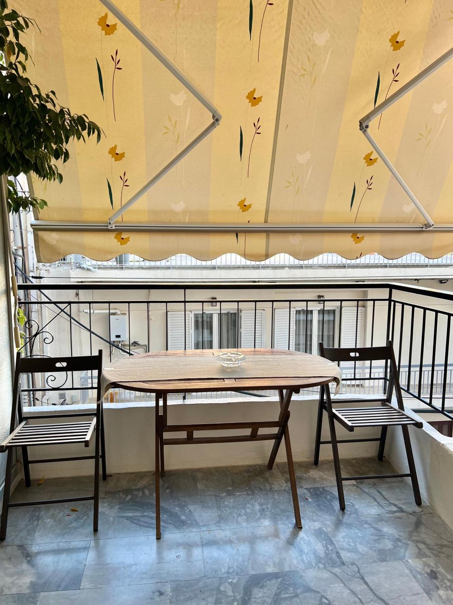 Mamour Apartment In Atenas Exterior foto